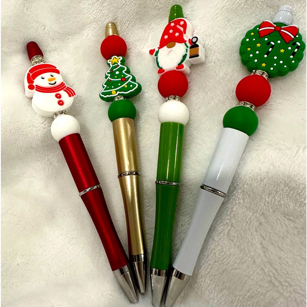 SOLD🎄🎄SOLD•Set of 4 Christmas pens!☃️New in package